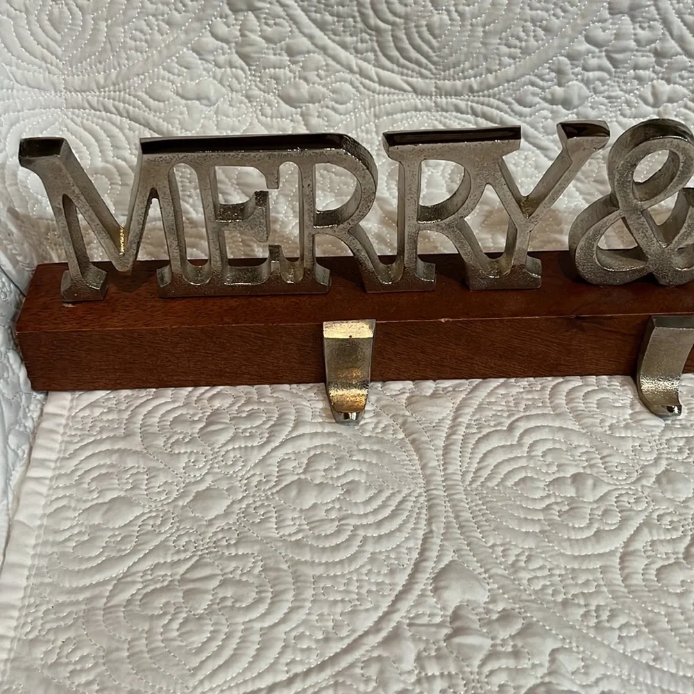 Merry & Bright stocking‎ holder